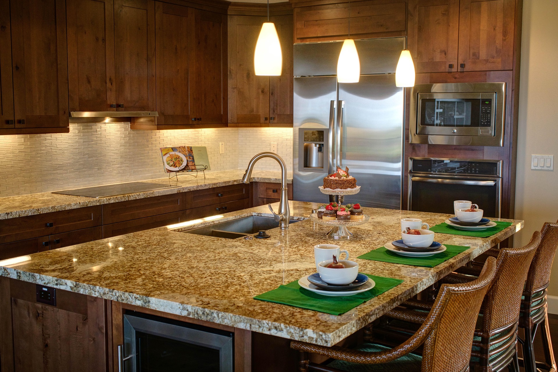 Kitchen Lighting Done Right: The Three-Layer Approach Designers Swear By